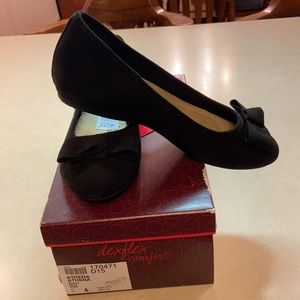 Dexflex Comfort Athena Black Flats NEW Size 6 Rare